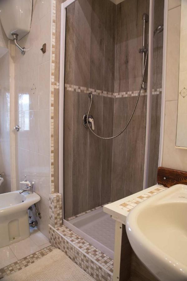 Le Pinelle Bed & Breakfast Terni Exterior foto